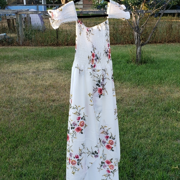 Off shoulder floral dress - Picture 2 of 2